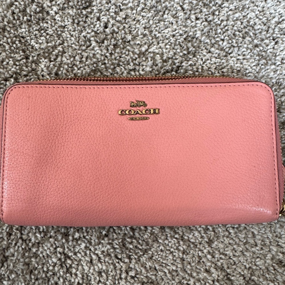Pre loved Coach Pink Leather Wallet good used condition